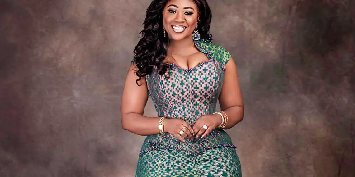 Roselyn Felli in beautiful kente outfit