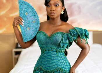 turquoise Kente Styles for Engagement