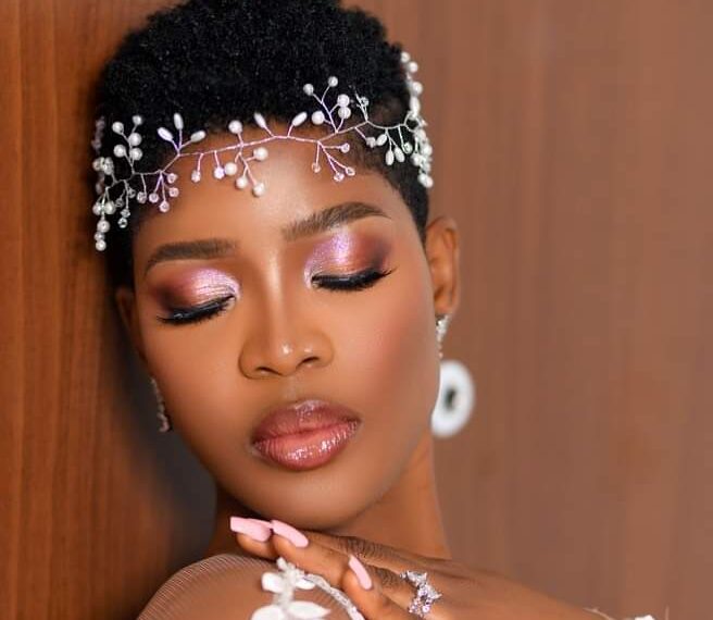 brides with Short Hair headshot