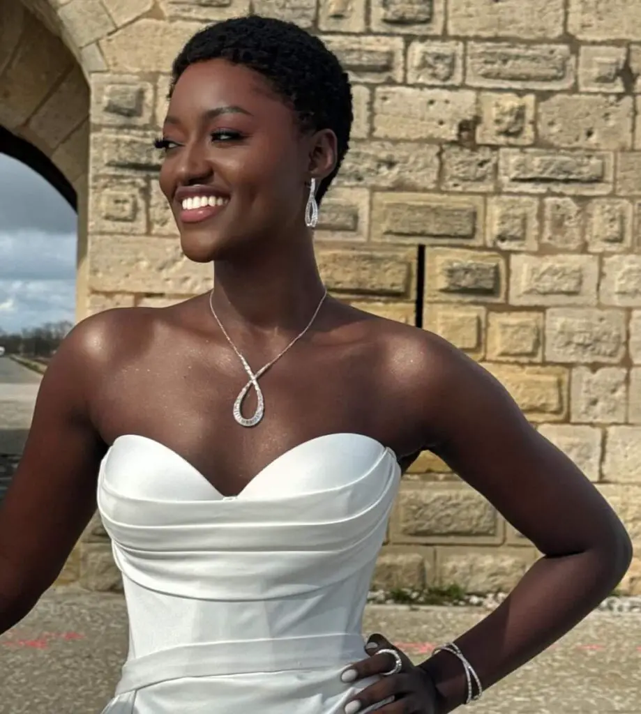 Short Hair Styles bride smiling