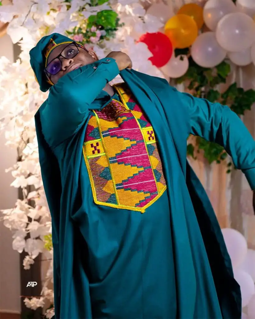 GROOM IN BLUE KAFTAN