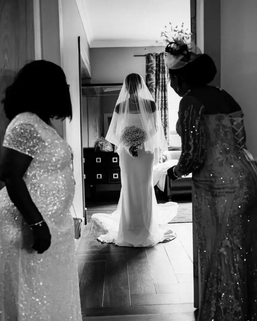 bride and mothers