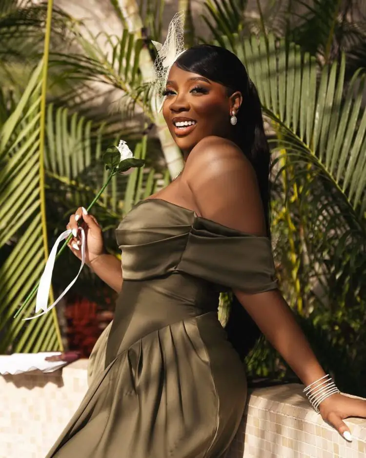 BEAUTIFUL BRIDESMAID