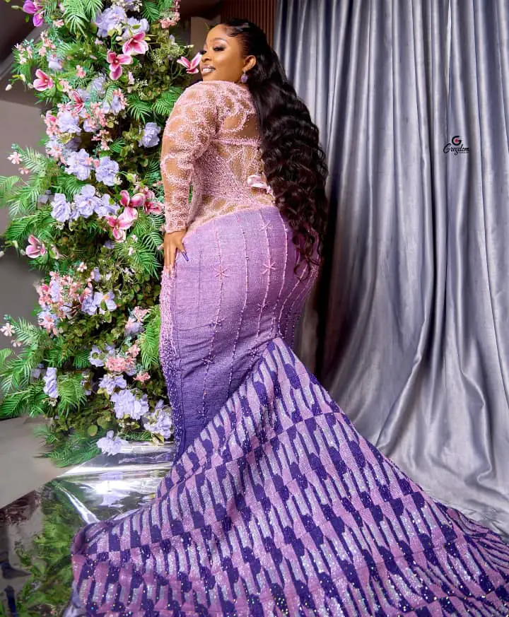 BRIDE IN PURPLE KENTE