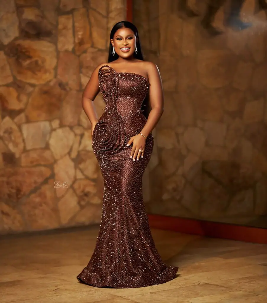 Stunning Lace Dress Styles for Wedding Guest Looks That Wow