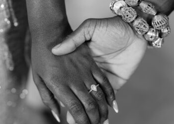 Engagement Wedding Rings: Difference & How to Wear Them