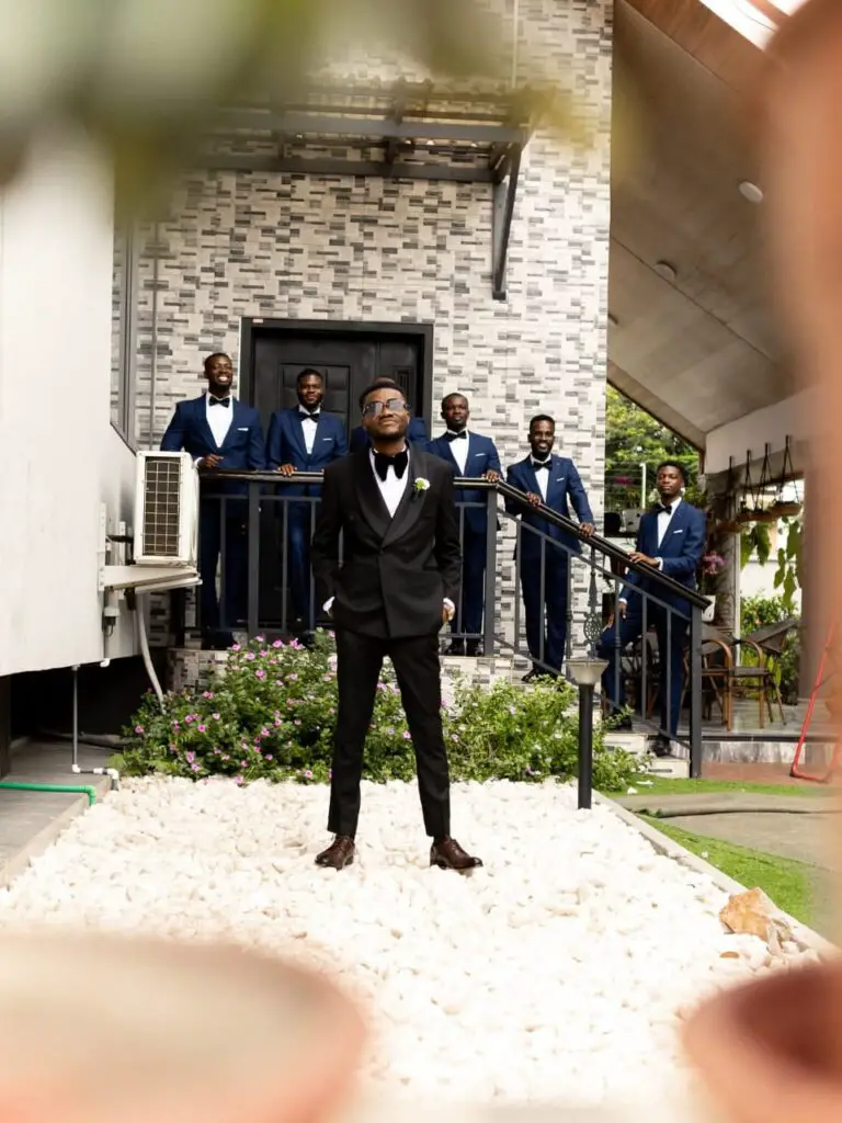 How to Choose the Right Groomsmen for Your Wedding