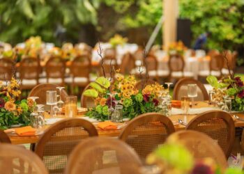 Wedding Reception Cost Guide: Average Price & Tips