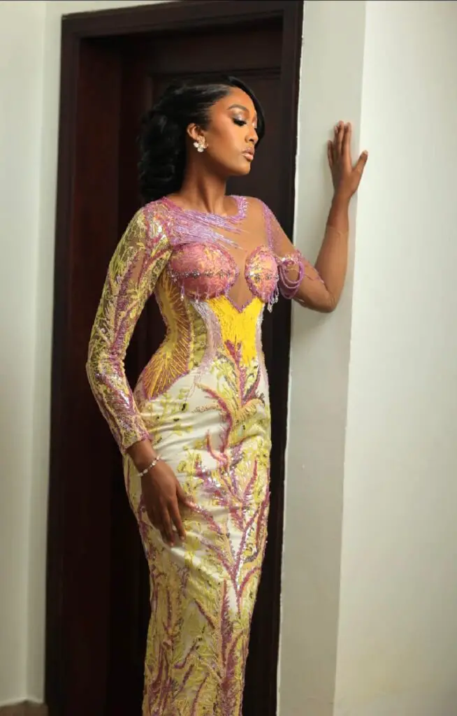 BEAUTIFUL DRESS ON A BRIDE