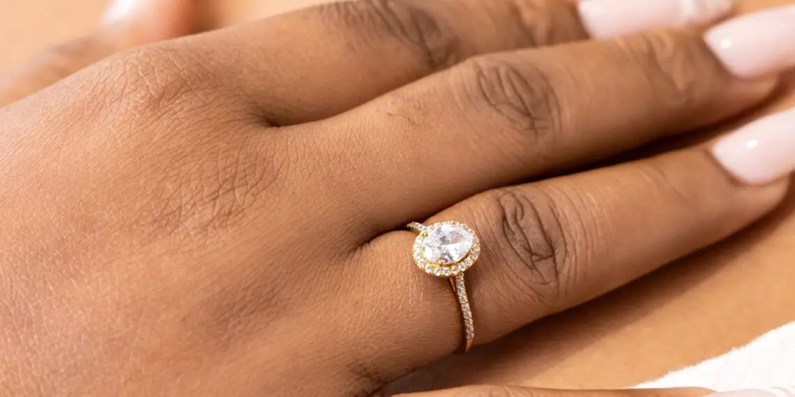 Engagement Rings for Women in Ghana: Styles & Where to Buy