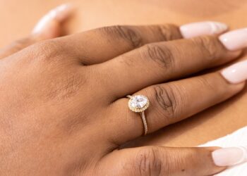 Engagement Rings for Women in Ghana: Styles & Where to Buy