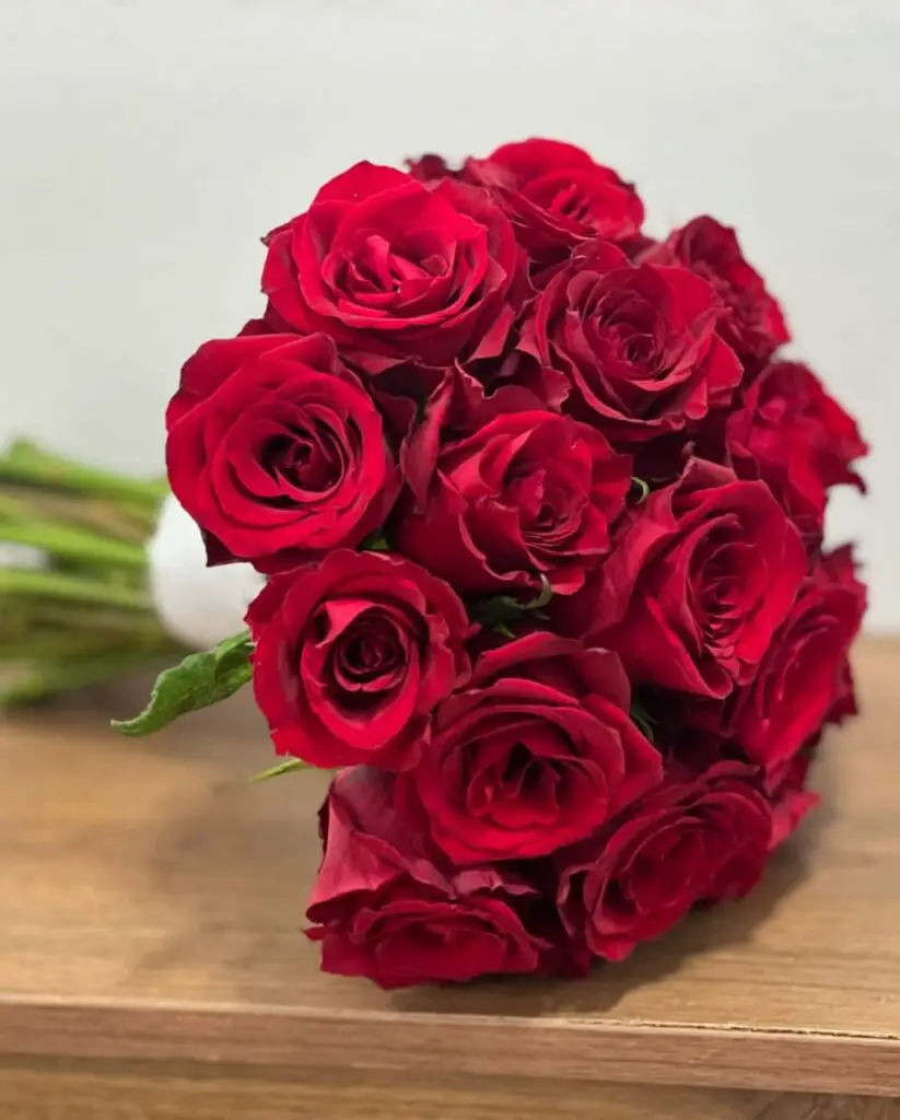 RED ROSES BOUQUET
