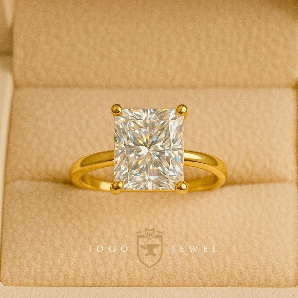 Stunning Gold Engagement Rings for Pure Bridal Inspiration