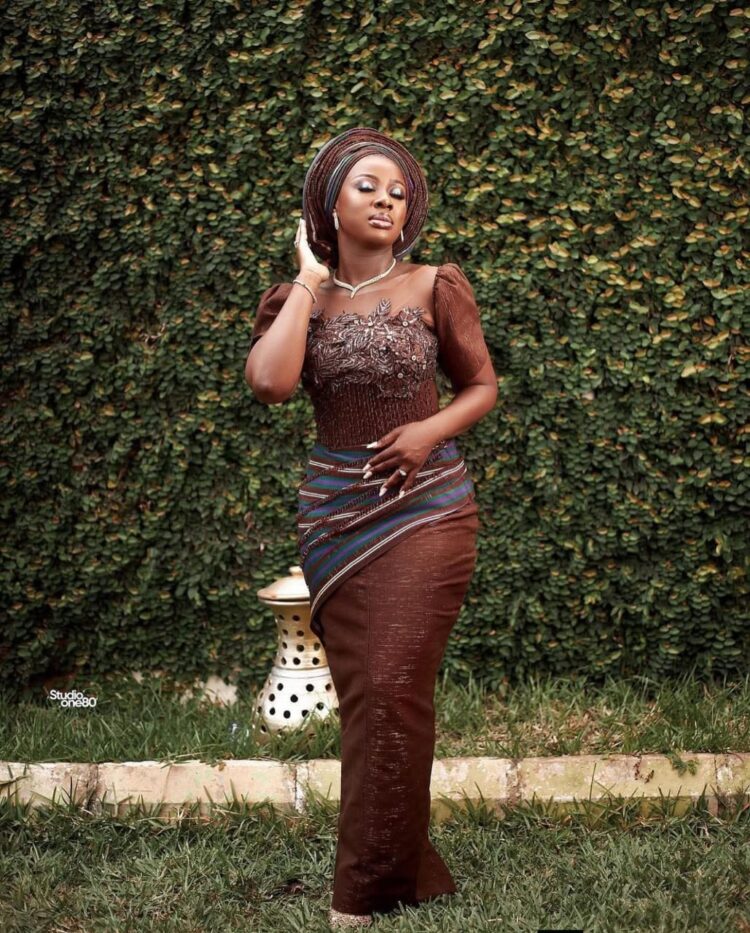 These Stunning Fugu Cloth Styles Are for Brides Who Love to Stand Out